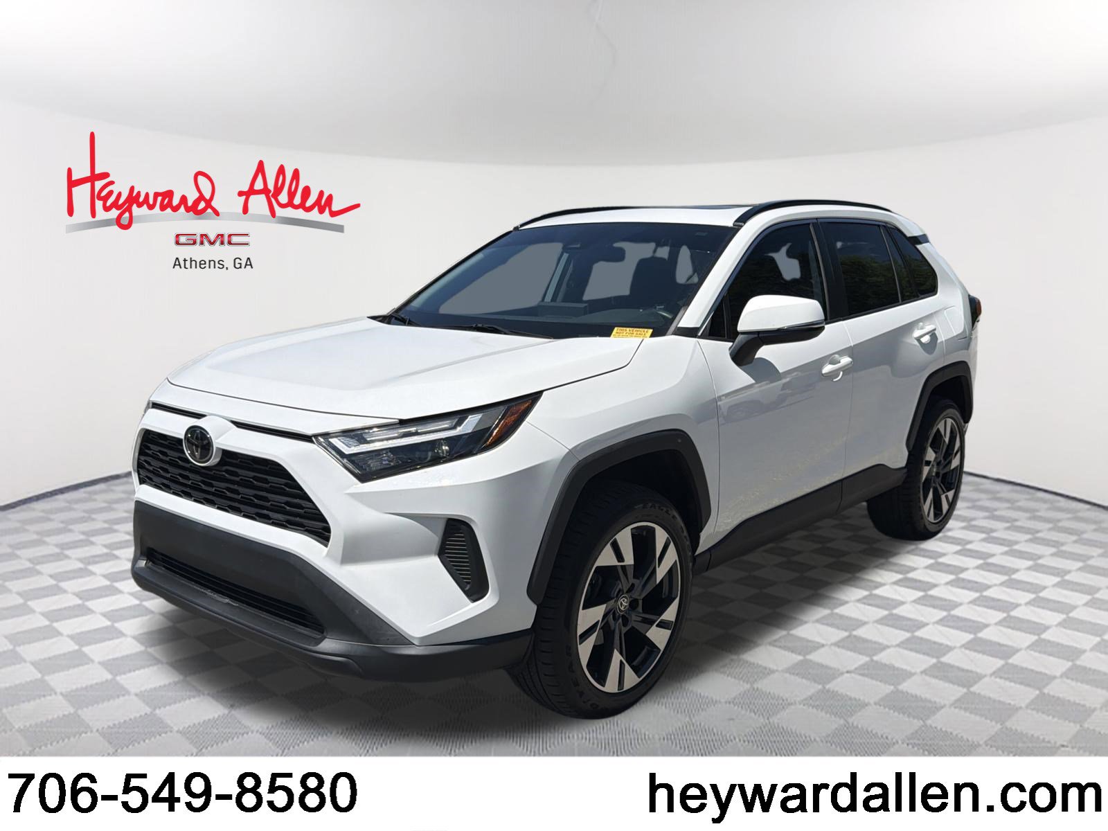 Used 2022 Toyota RAV4 XLE FWD video 1