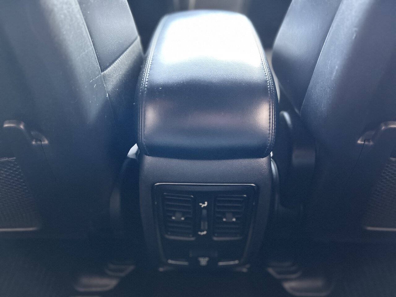 Used 2019 Jeep Grand Cherokee Altitude AWD/4WD image 59