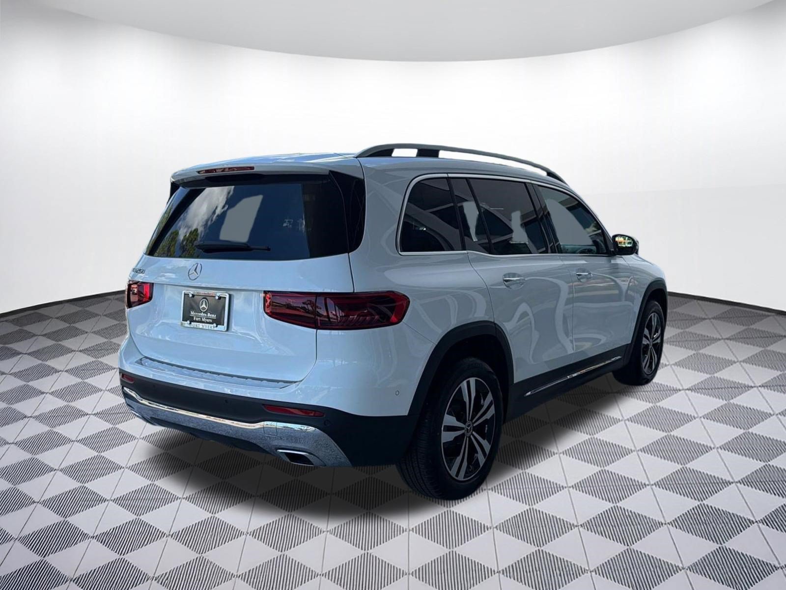 Used 2026 Mercedes-Benz GLB 250 image 9