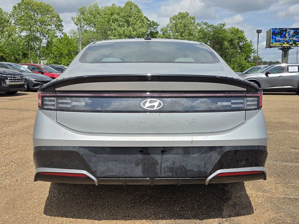 Used 2025 Hyundai Sonata SEL FWD image 5