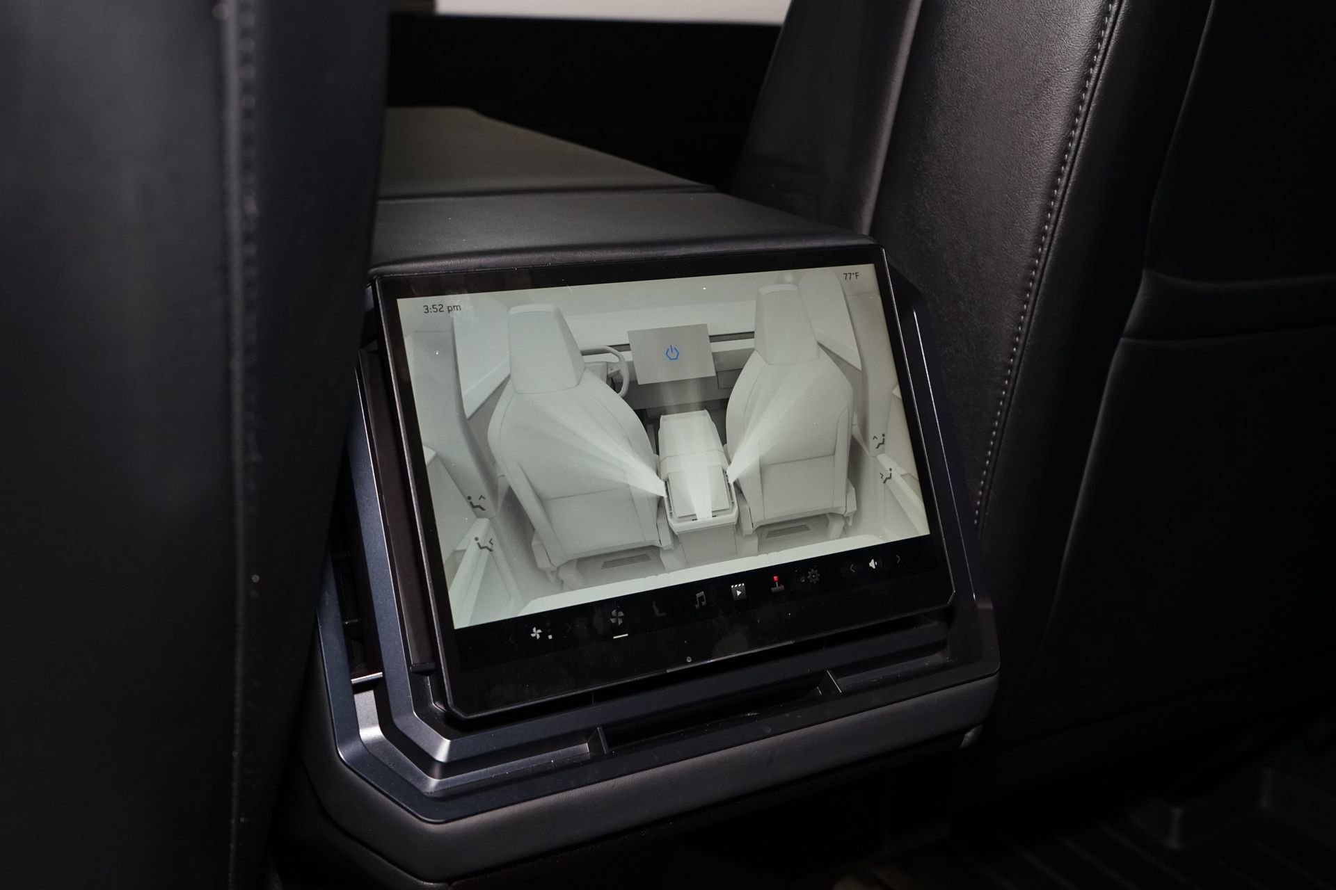 Used 2024 Tesla Cybertruck AWD Crew Cab image 22