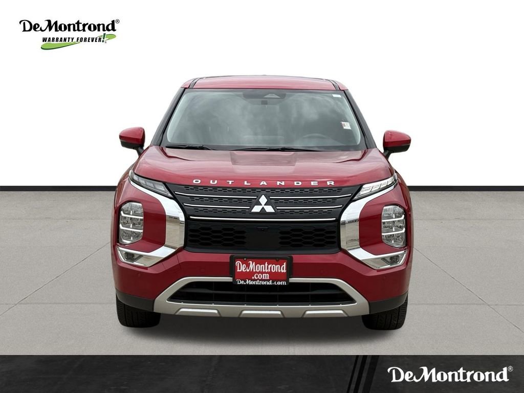 Used 2022 Mitsubishi Outlander SE FWD image 2