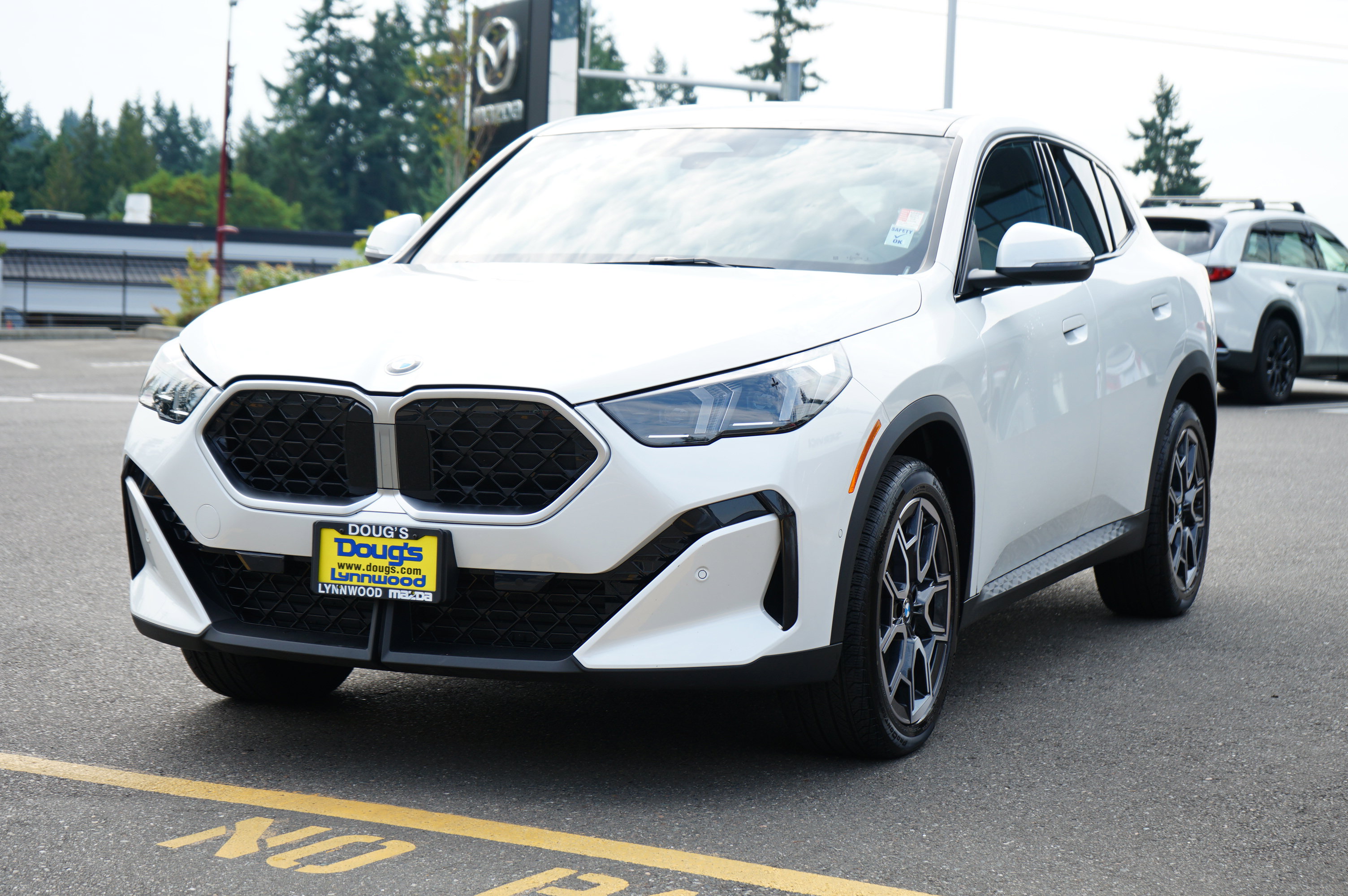 Used 2025 BMW X2 xDrive28i w/ Convenience Package image 11