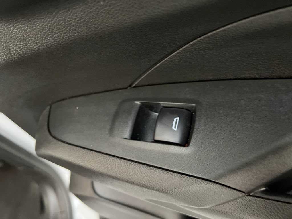 Used 2025 Chevrolet Trax LT FWD image 26
