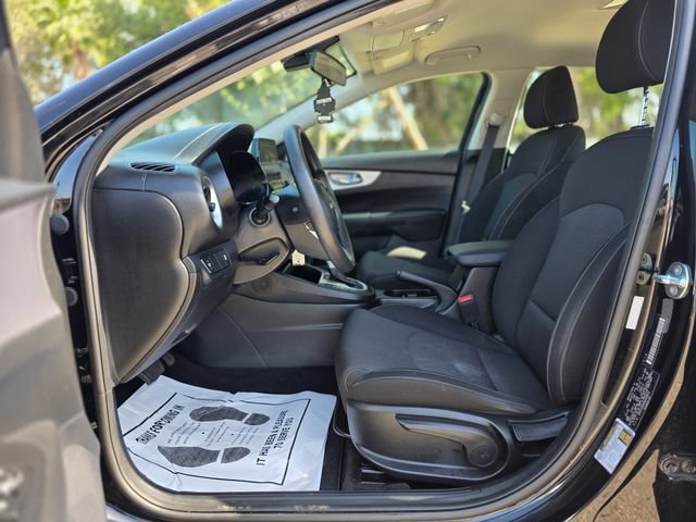 Used 2022 Kia Forte LXS FWD image 28