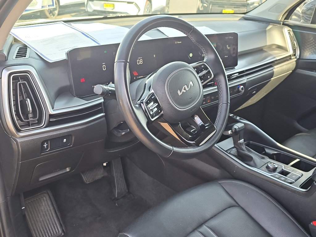Used 2024 Kia Sorento S image 14