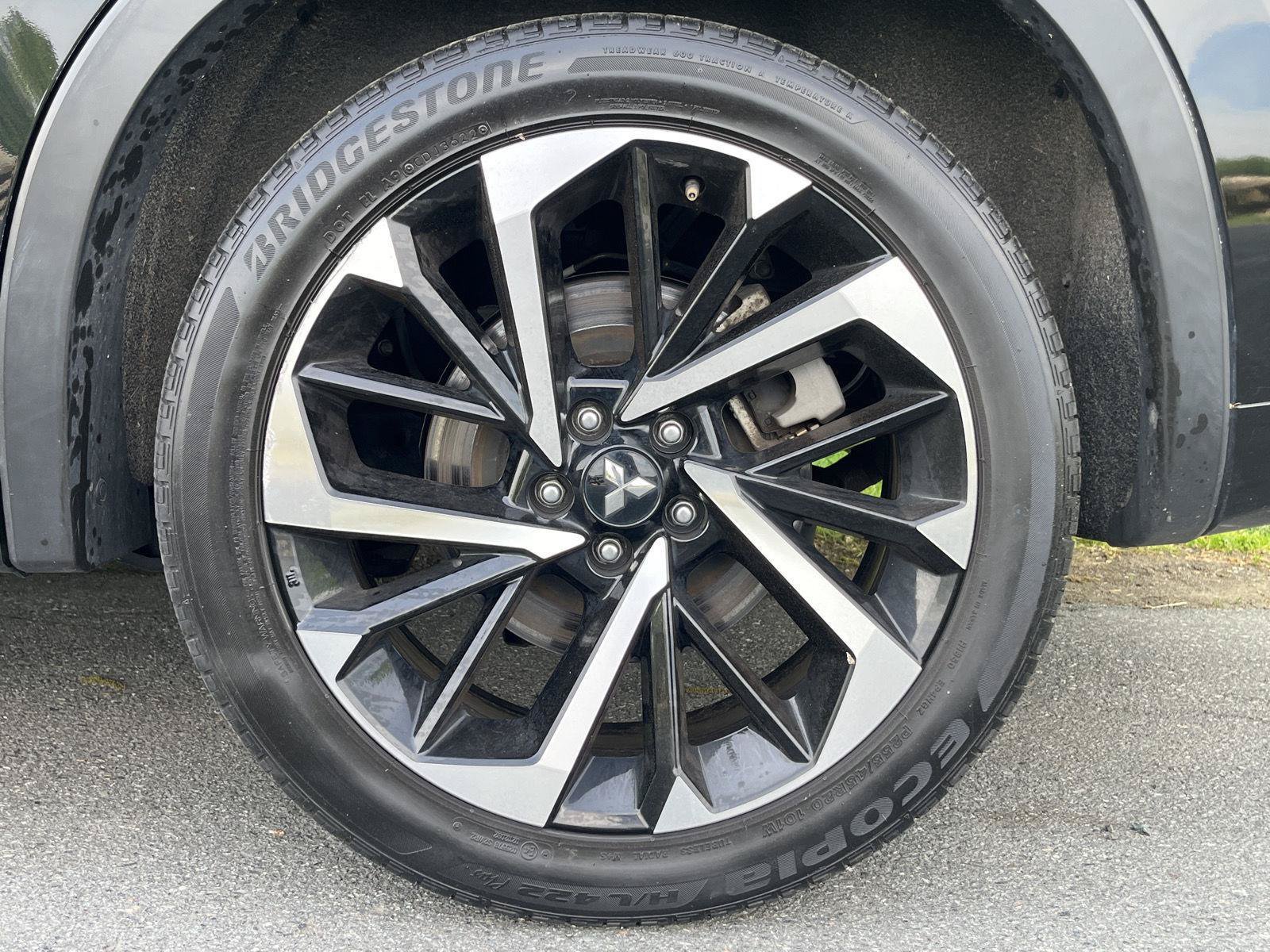 Used 2023 Mitsubishi Outlander SEL AWD/4WD image 35