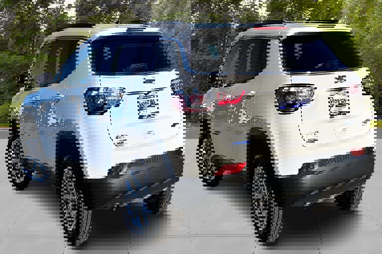 Used 2024 Jeep Compass Latitude image 4