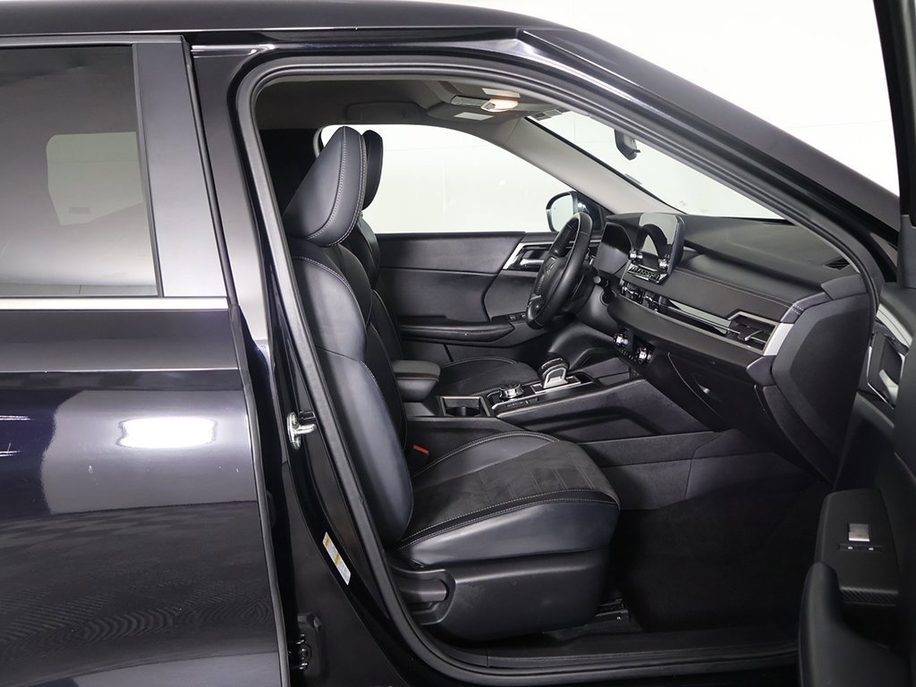 Used 2024 Mitsubishi Outlander SE image 27