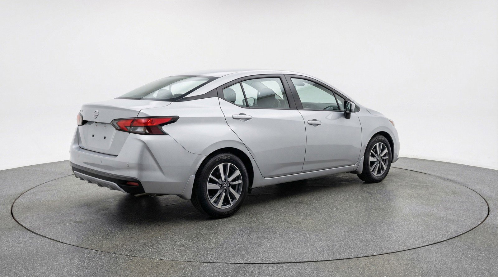 Used 2025 Nissan Versa SV image 9