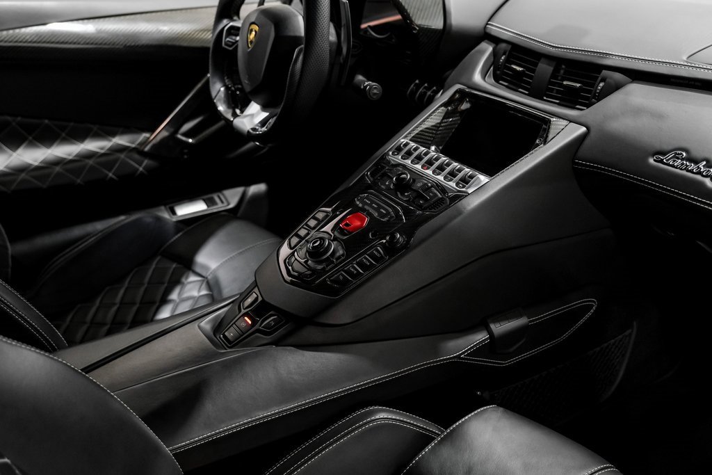 Used 2016 Lamborghini Aventador LP 700-4 image 19