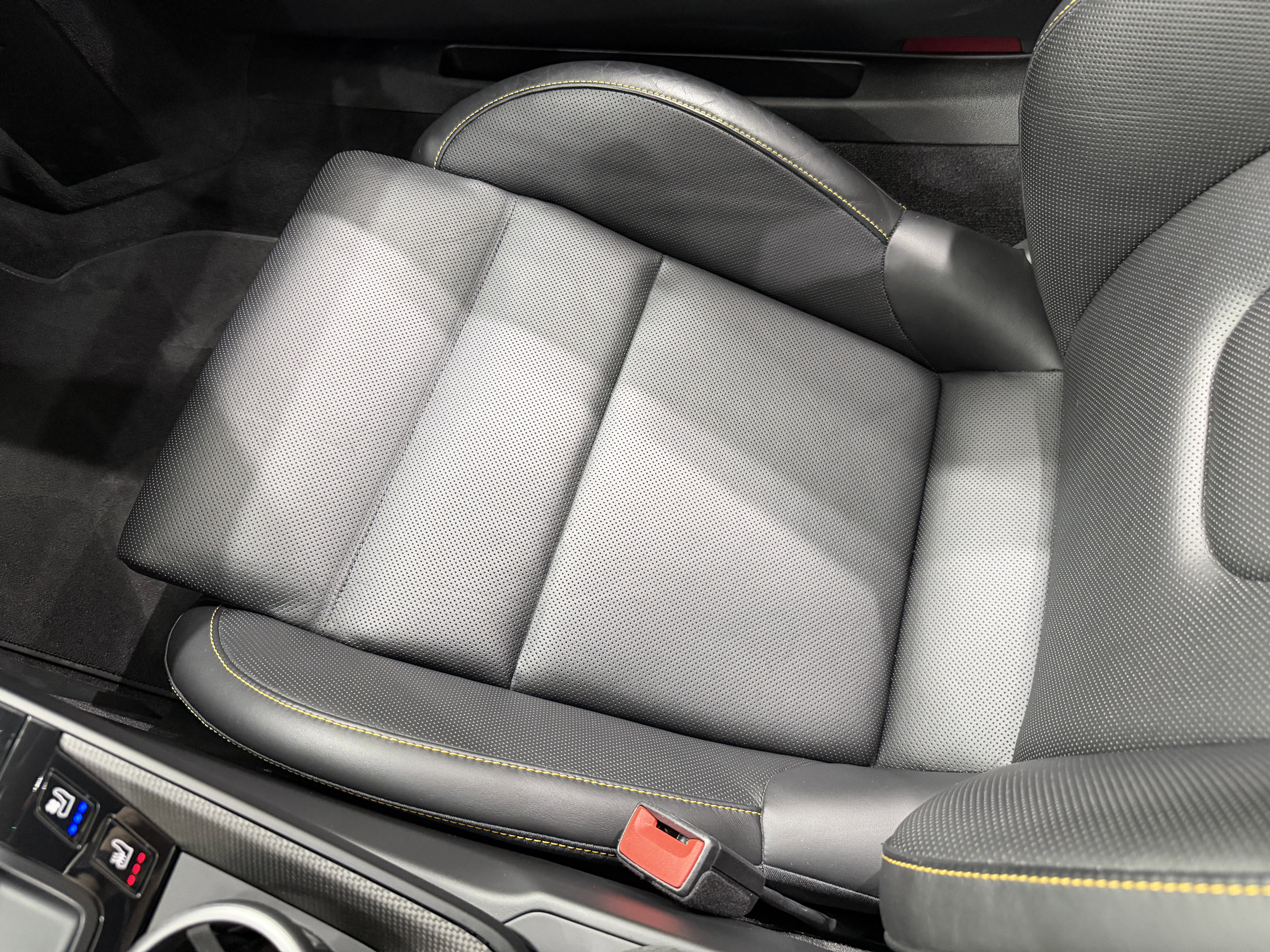 Certified 2023 Porsche 911 Carrera GTS RWD image 57