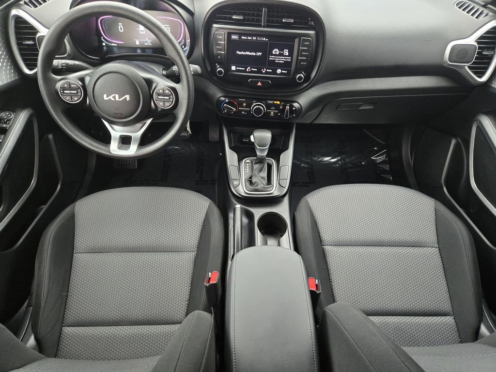 Certified 2023 Kia Soul LX w/ LX Technology Package FWD image 5