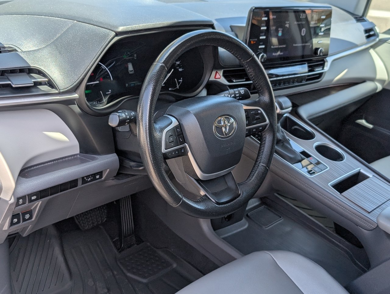 Used 2023 Toyota Sienna XLE FWD image 15
