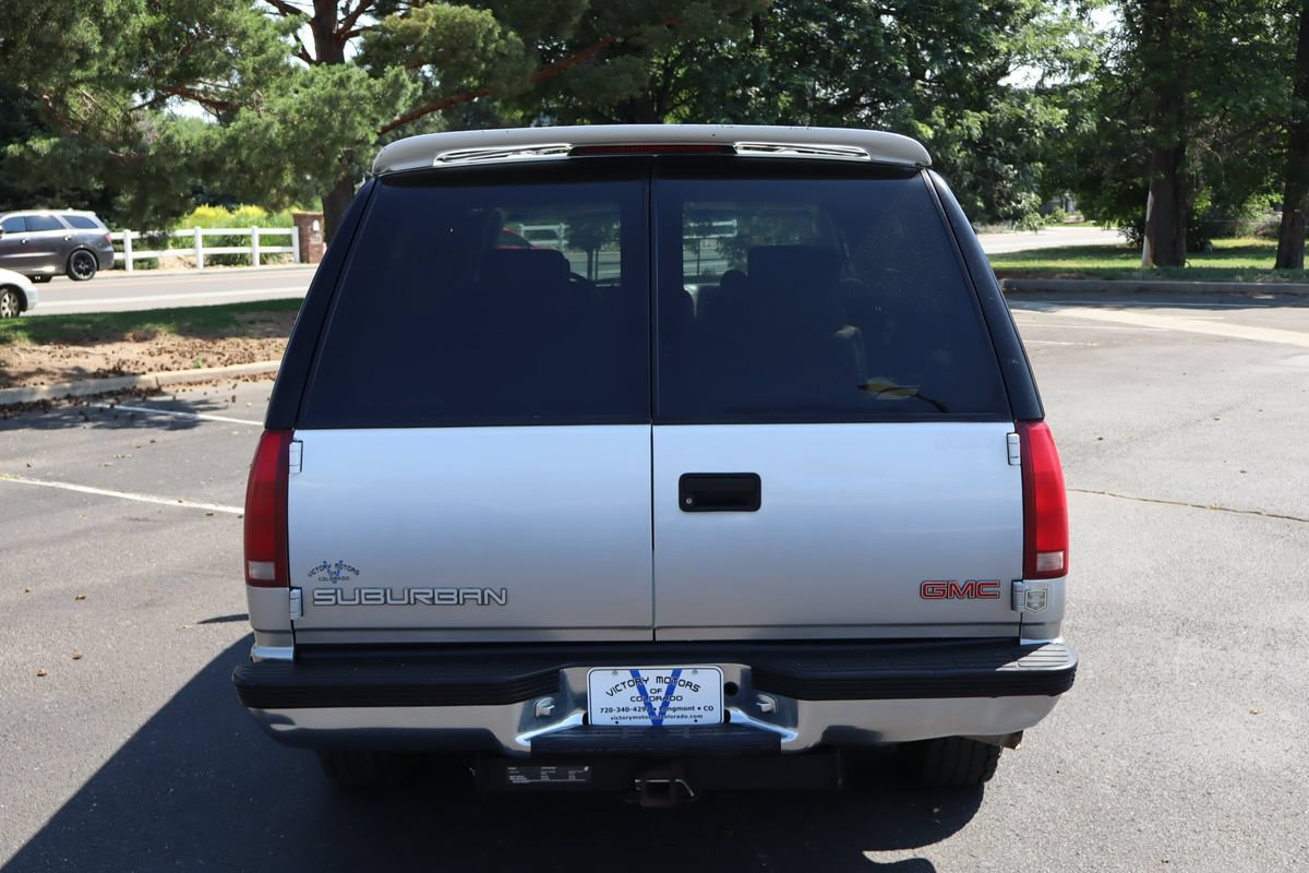 Used 1999 GMC Suburban 4WD w/ Convenience Group image 6