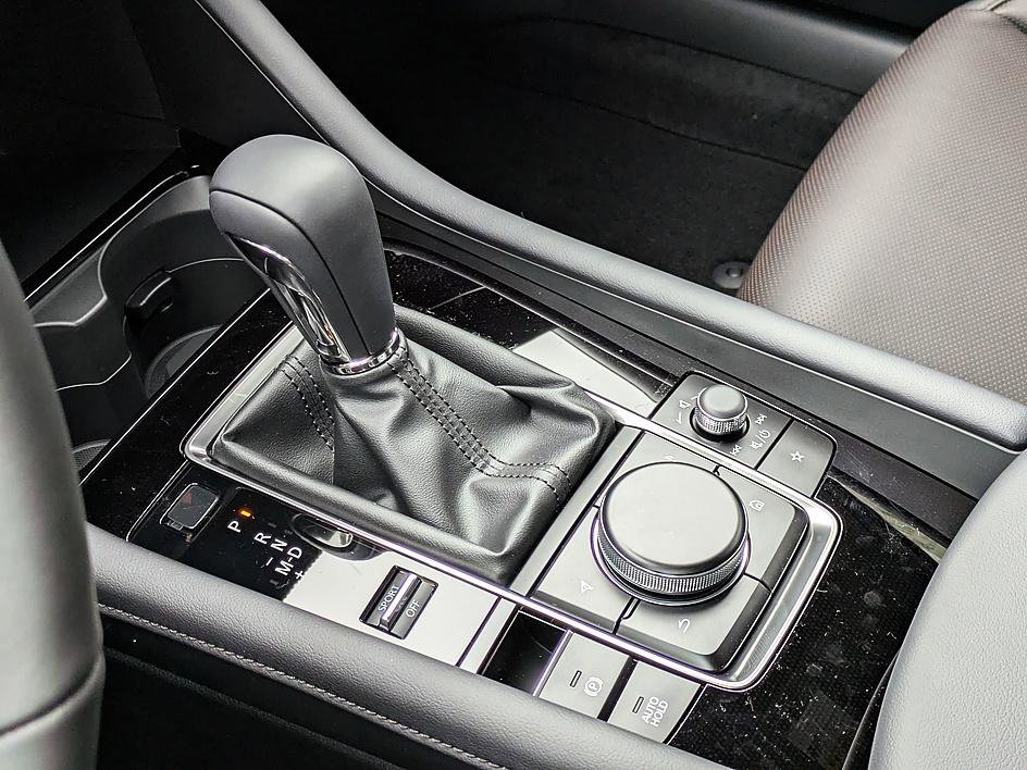 New 2026 MAZDA MAZDA3 Hatchback w/Premium Plus Pkg image 24