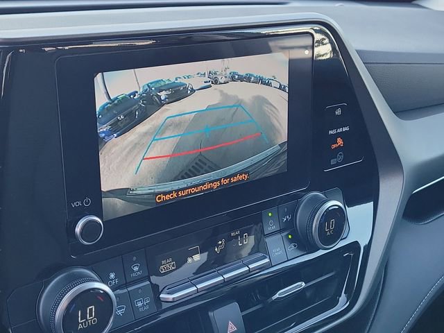 Used 2023 Toyota Highlander LE image 31