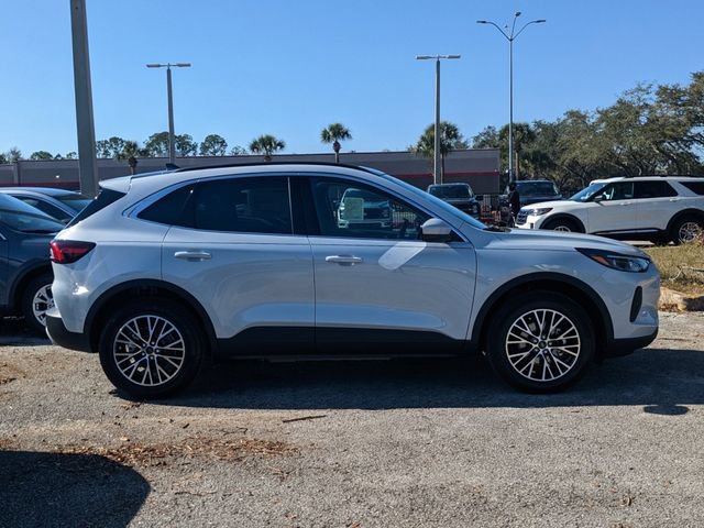 New 2025 Ford Escape SE w/ PHEV Premium Package FWD image 14
