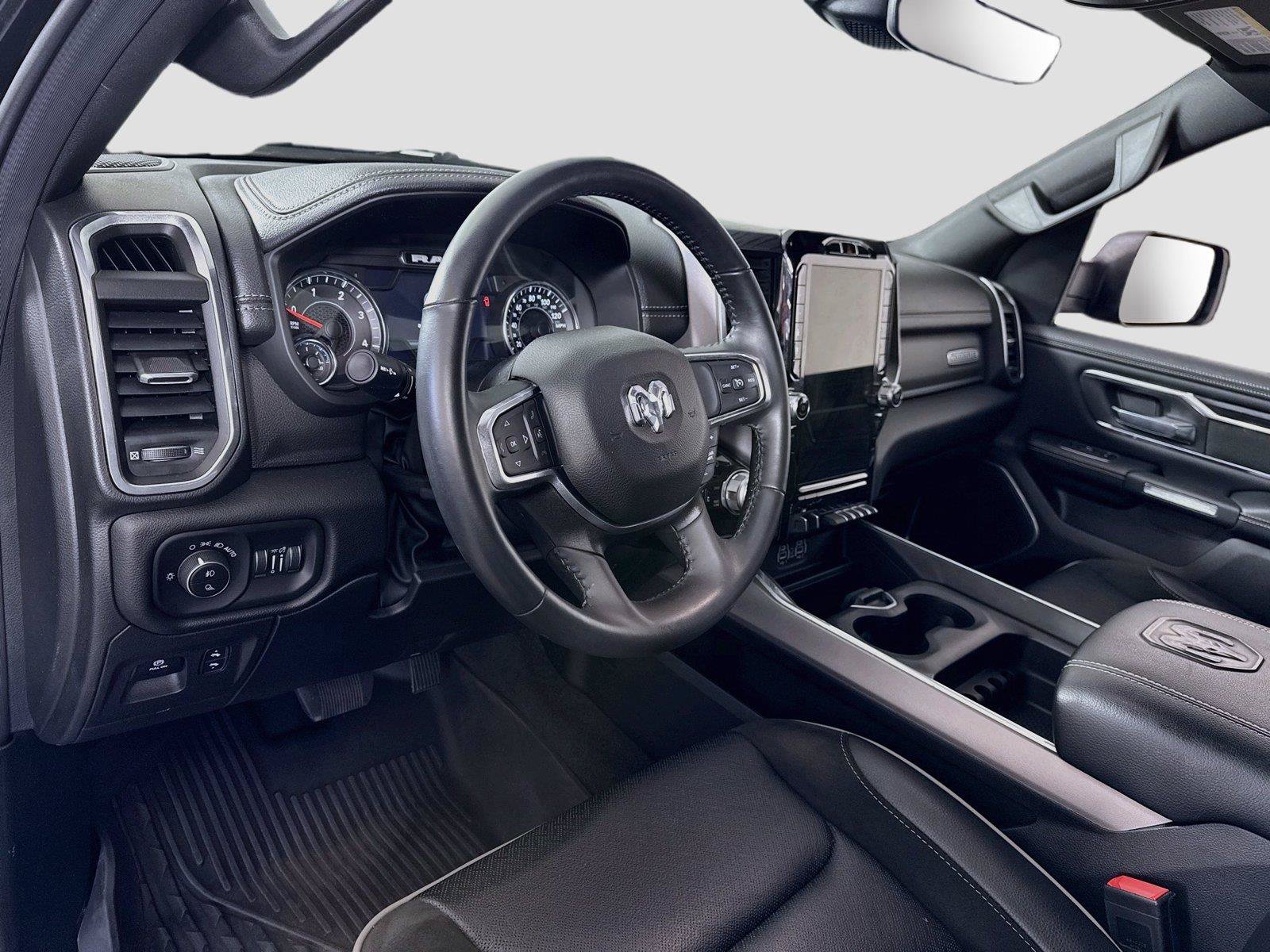 Used 2023 RAM 1500 Laramie AWD/4WD image 3