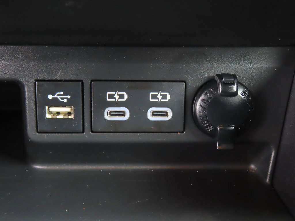 Used 2023 Toyota Highlander L image 8