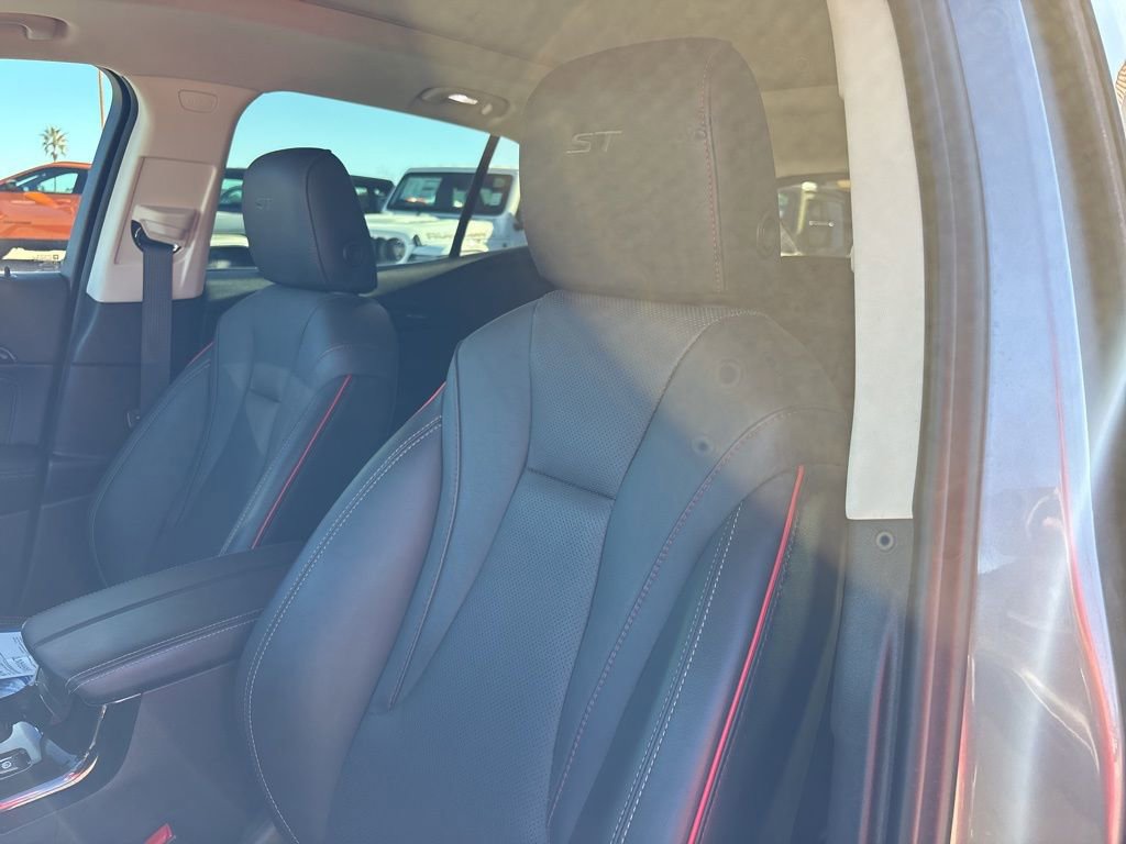 Used 2022 Buick Envision Essence w/ Technology Package I image 14