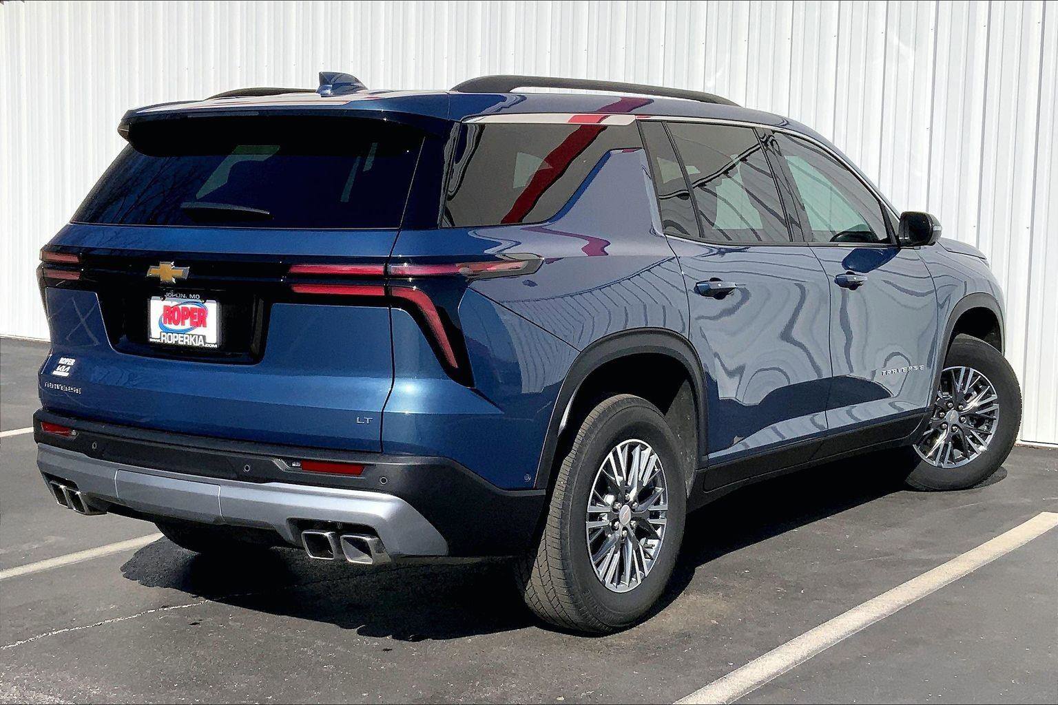 Used 2024 Chevrolet Traverse LT w/ Enhanced Driving Package image 11