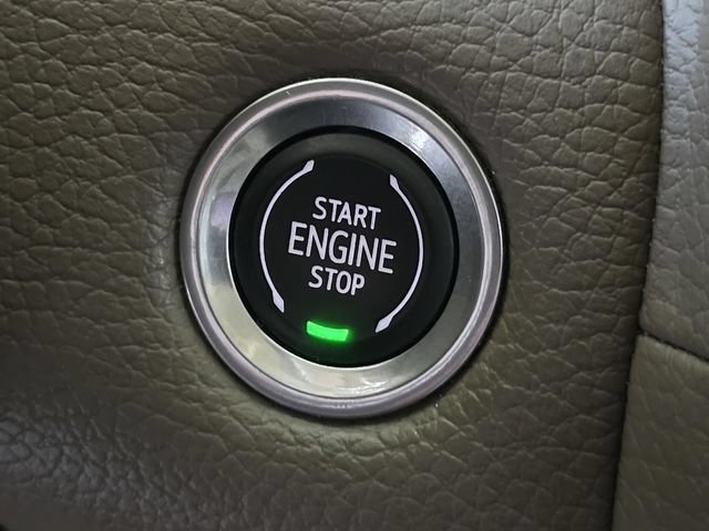 Used 2021 GMC Yukon XL Denali w/ LPO, Illumination Package RWD image 38