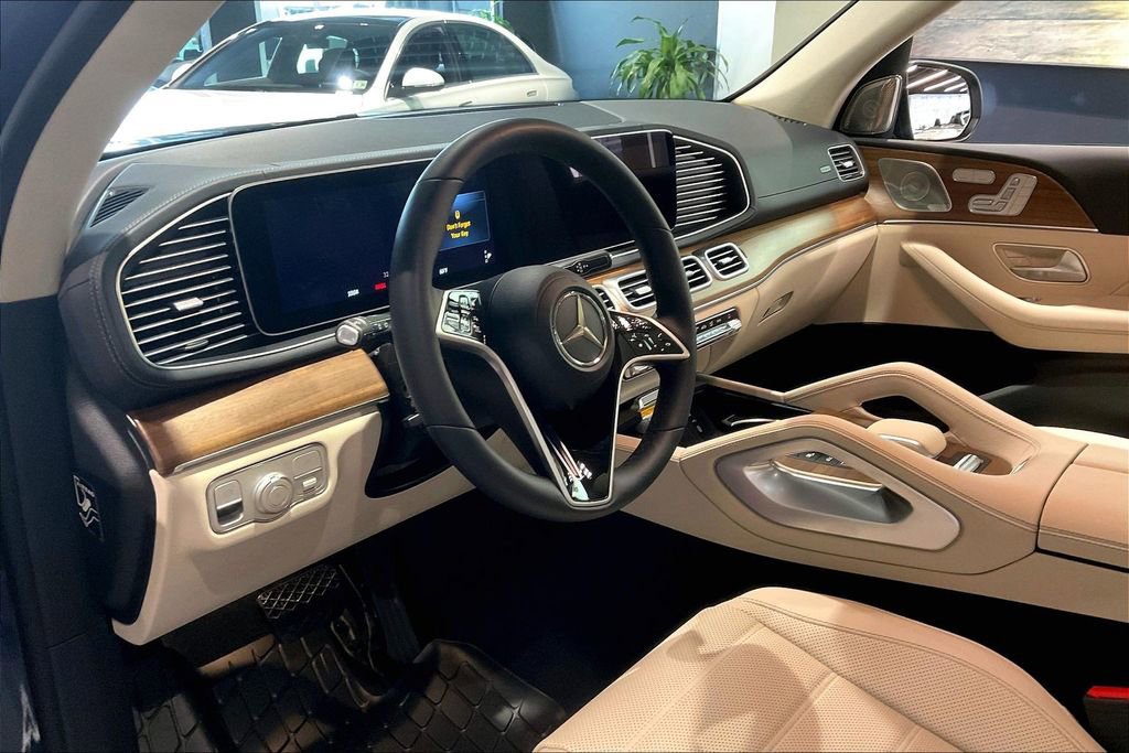 New 2026 Mercedes-Benz GLS 450 4MATIC image 5