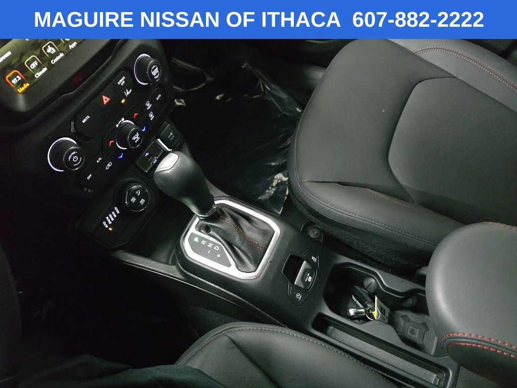 Used 2023 Jeep Renegade Trailhawk w/ Trailhawk Elite Group AWD/4WD image 27