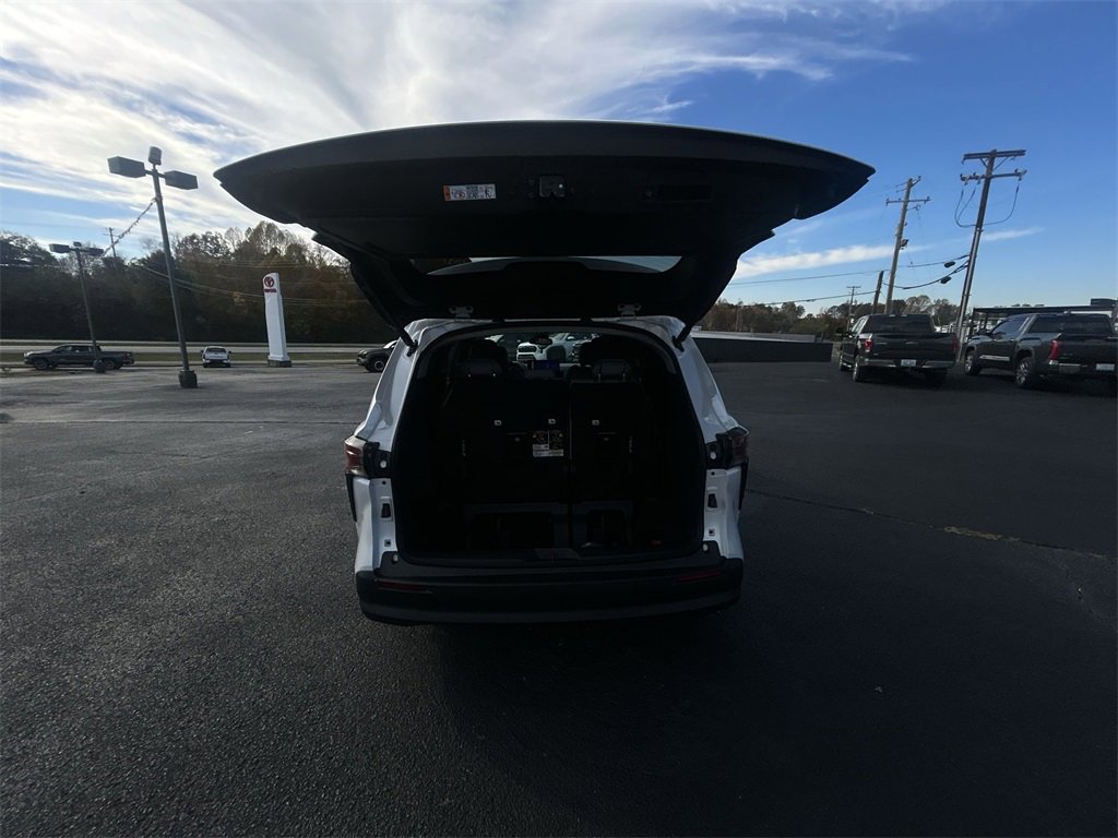 New 2025 Toyota Sienna XLE w/ XLE Plus Package image 24