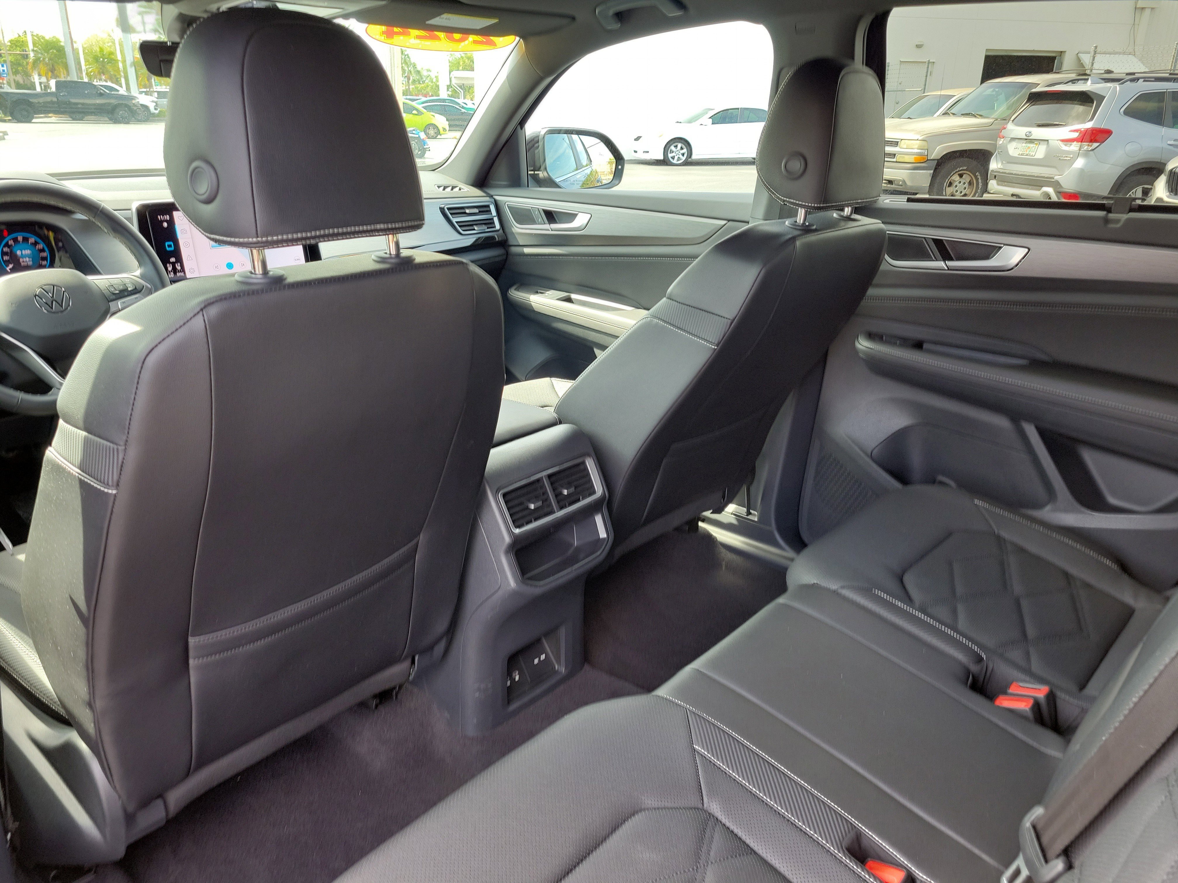 Used 2024 Volkswagen Atlas Cross Sport SE image 11