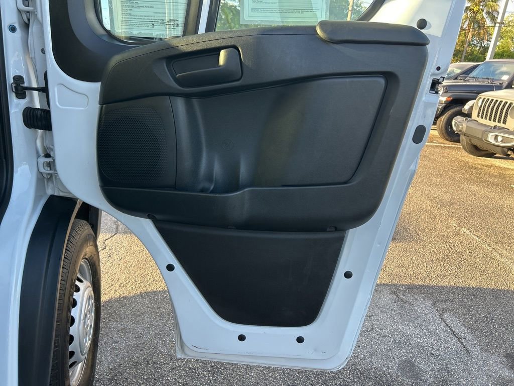 Used 2025 RAM ProMaster 2500 w/ Convenience Group image 24