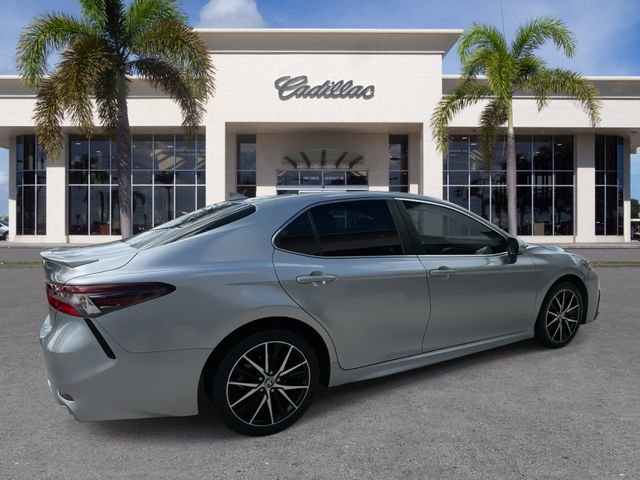 Used 2024 Toyota Camry SE image 15