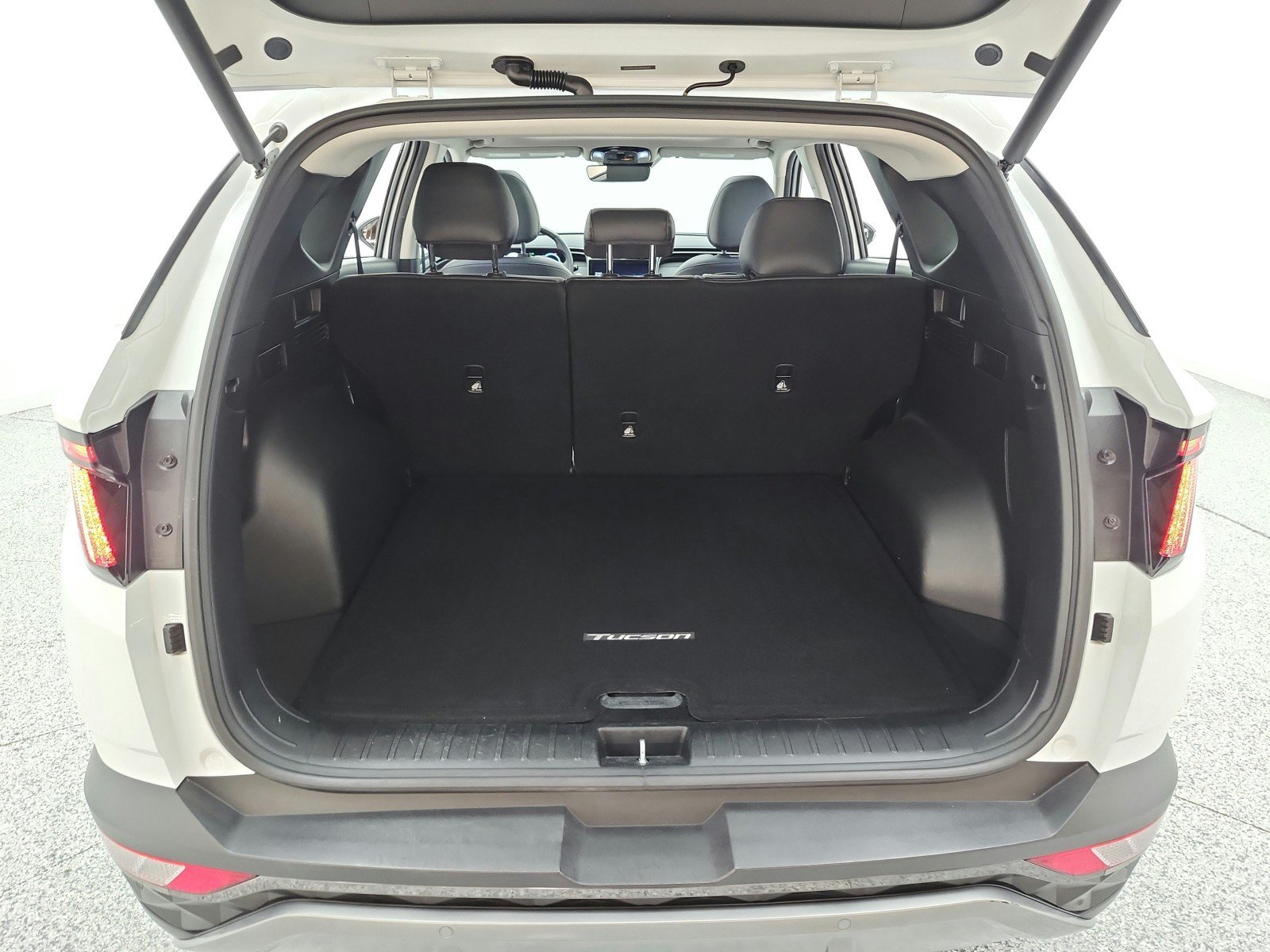 Used 2022 Hyundai Tucson Limited w/ Cargo Package AWD/4WD image 18