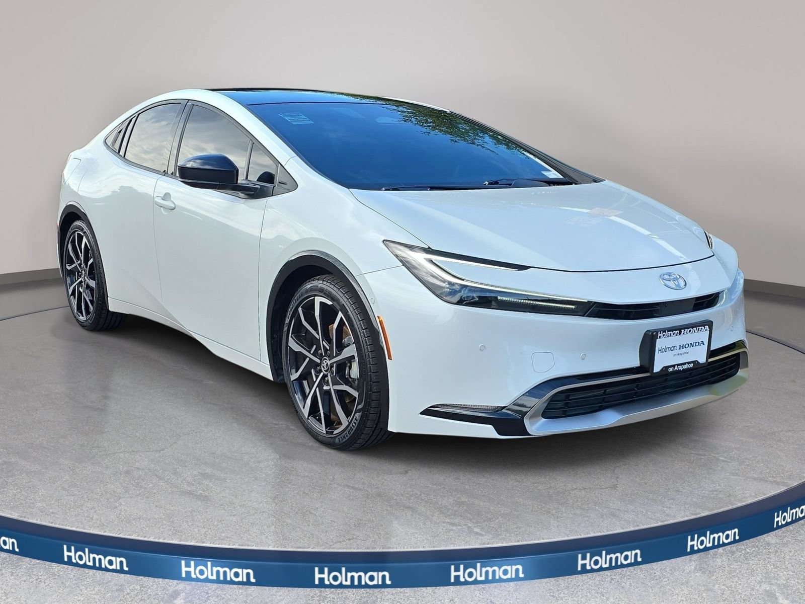 Used 2024 Toyota Prius Prime Premium w/ Advanced Technology Package FWD image 4