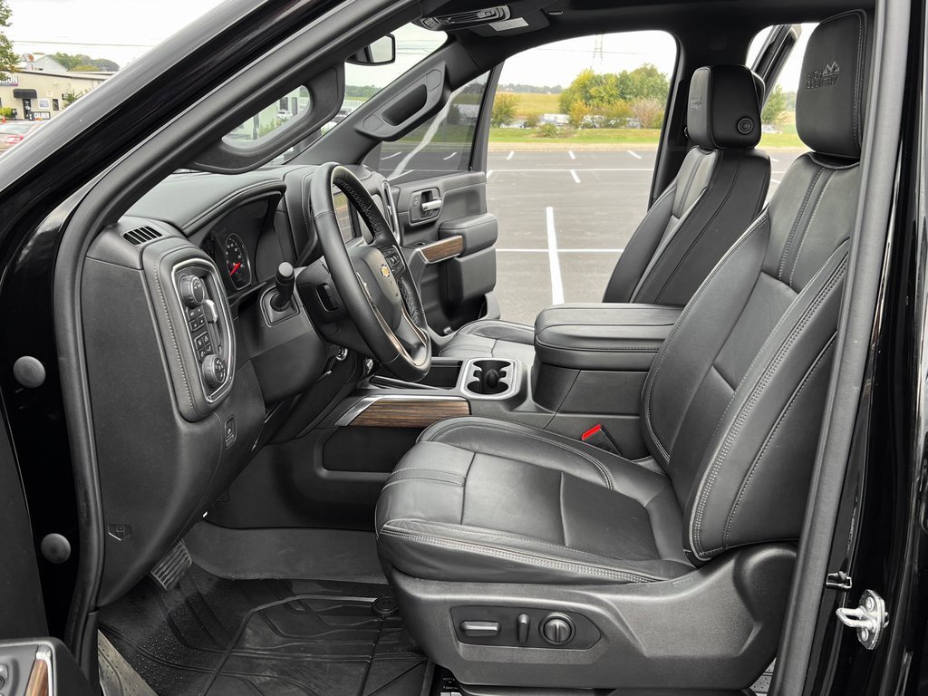 Used 2023 Chevrolet Silverado 2500 High Country image 3