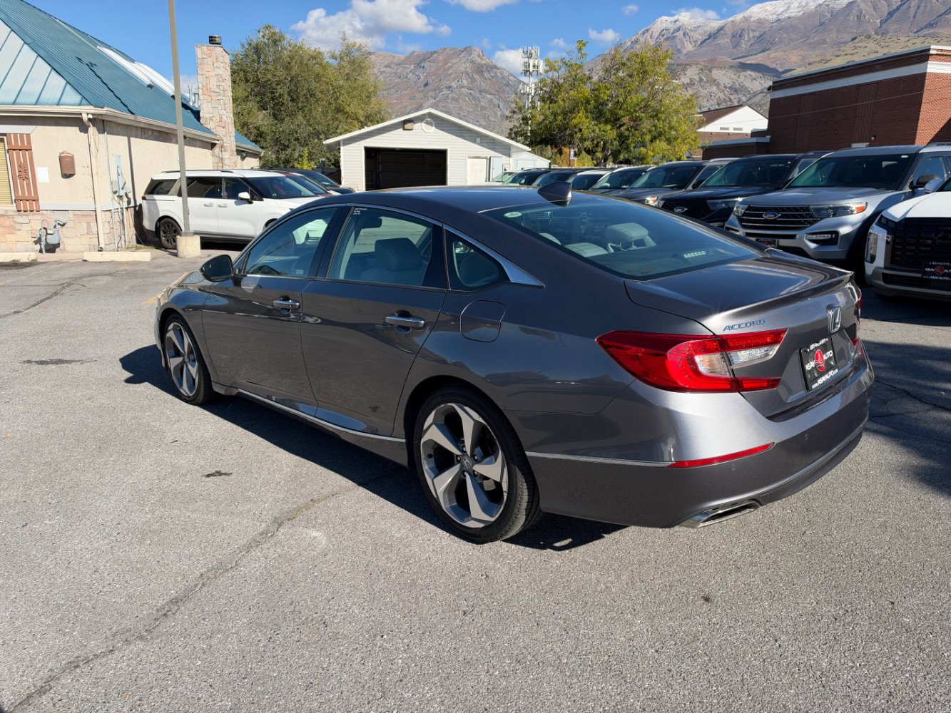 Used 2018 Honda Accord Touring image 3