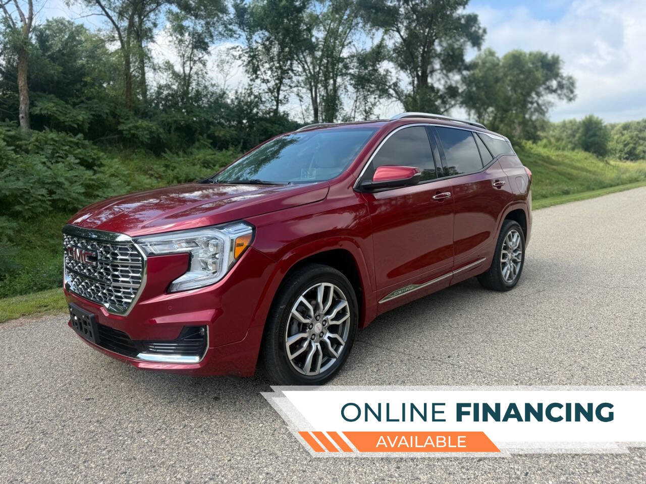 Used 2023 GMC Terrain Denali w/ Denali Premium Package image 1