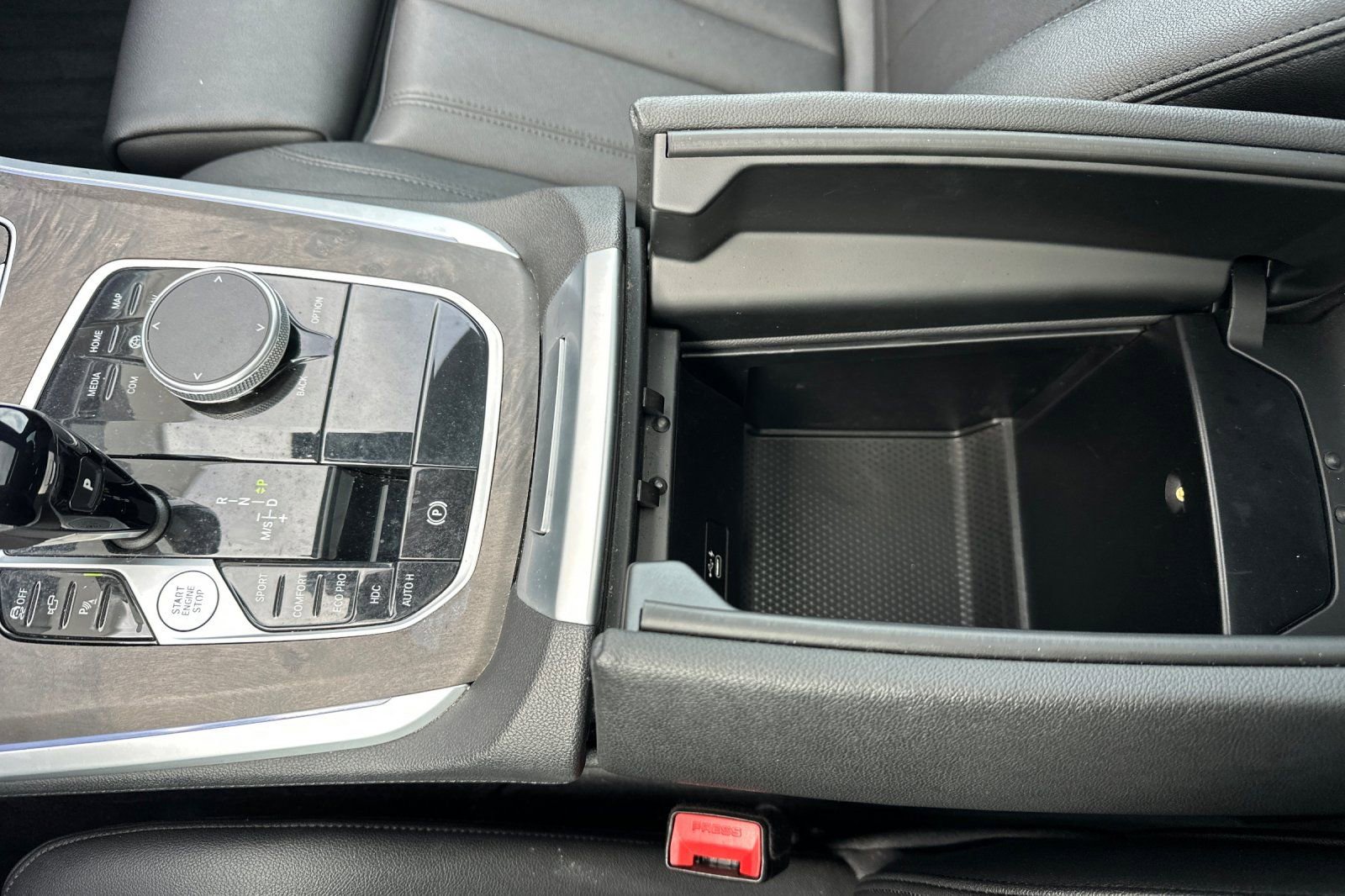 Used 2022 BMW X5 xDrive40i w/ Parking Assistance Package image 33