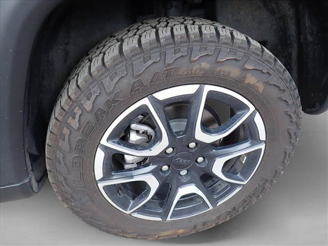 Used 2024 Jeep Compass Trailhawk w/ Sun and Sound Group AWD/4WD image 6