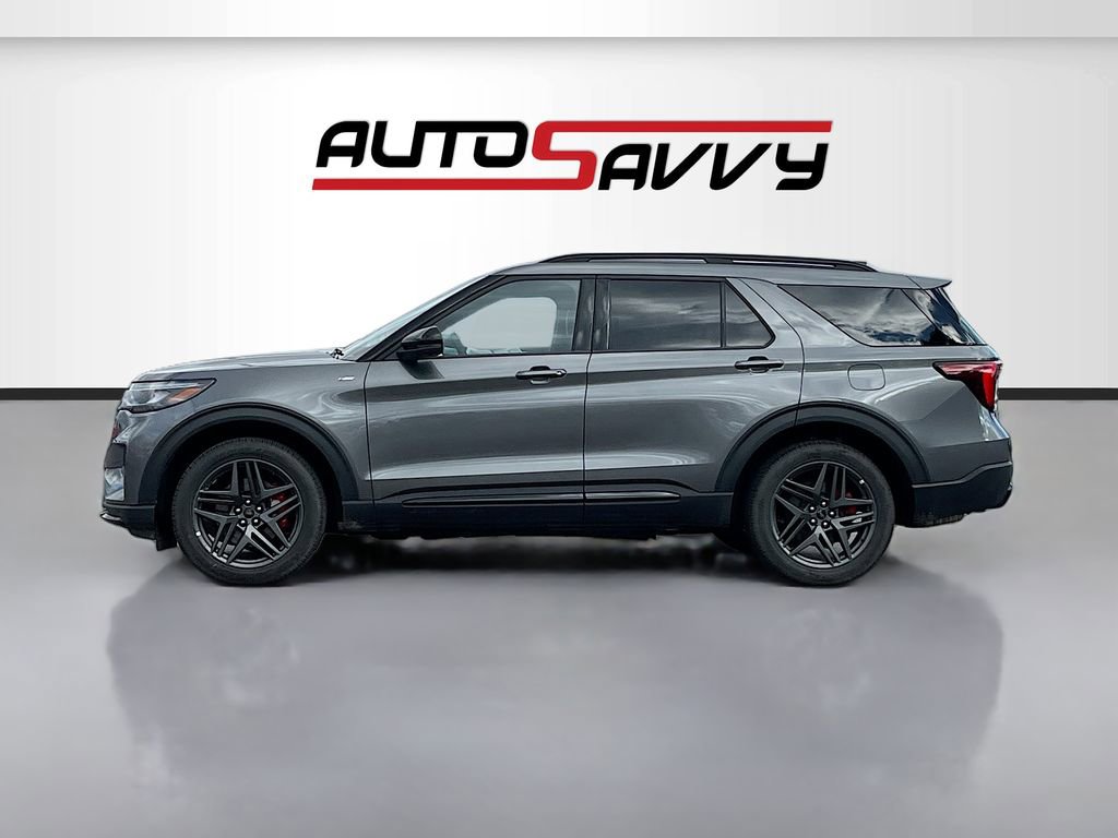 Used 2025 Ford Explorer ST-Line w/ ST-Line Street Pack image 4