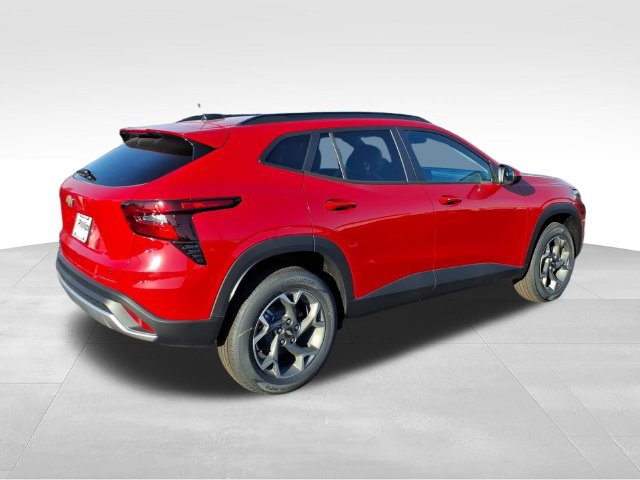 New 2026 Chevrolet Trax LT w/ LT Convenience Package FWD image 3