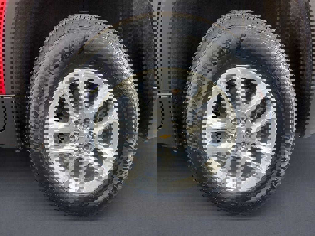 Used 2021 Chevrolet Traverse LT image 9