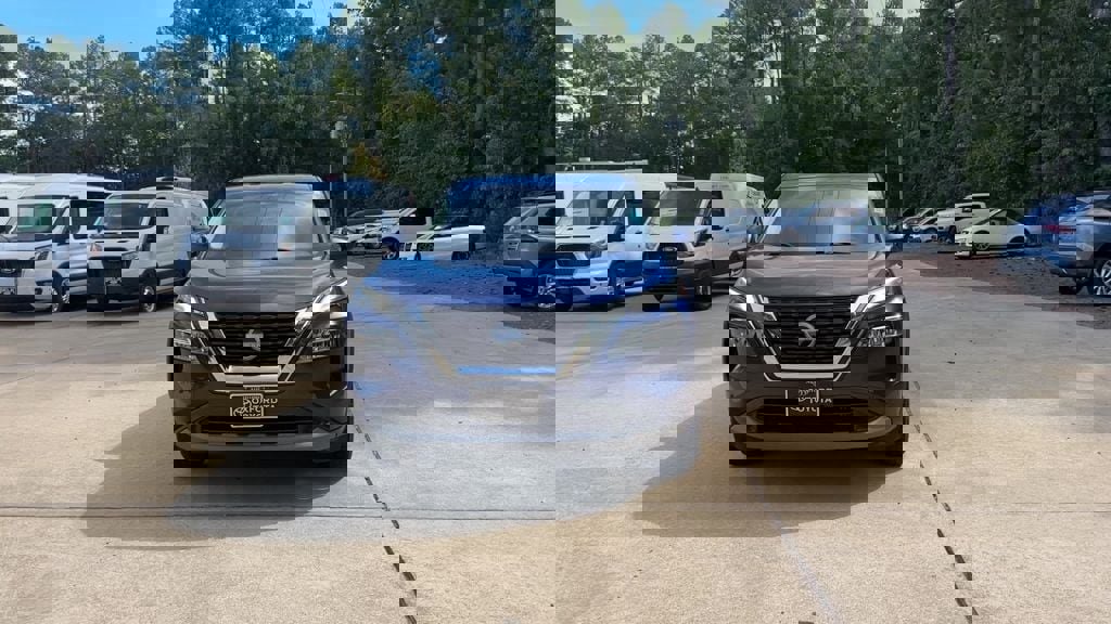 Used 2023 Nissan Rogue SV image 9