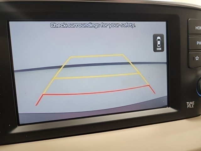 Used 2019 Hyundai Santa Fe Limited AWD/4WD image 3