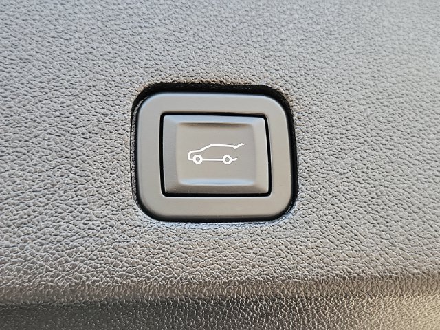 Used 2025 Cadillac XT6 Premium Luxury AWD/4WD image 39
