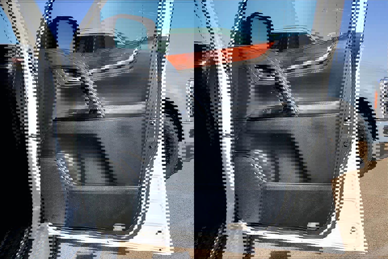 Used 2017 Lexus LX 570 4WD w/ Luxury Package image 23