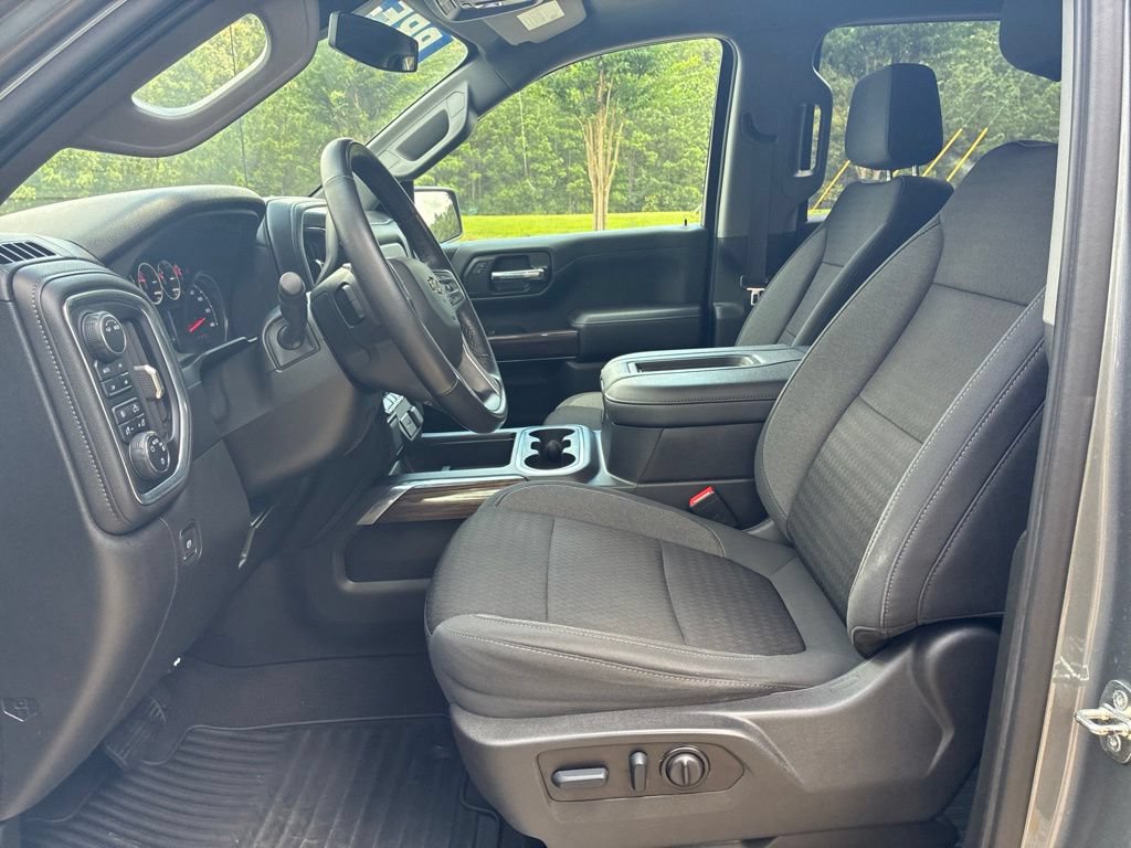 Used 2022 Chevrolet Silverado 1500 RST w/ LPO, Blackout Package AWD/4WD image 17
