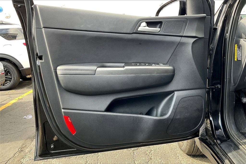 Used 2021 Kia Sportage S image 19