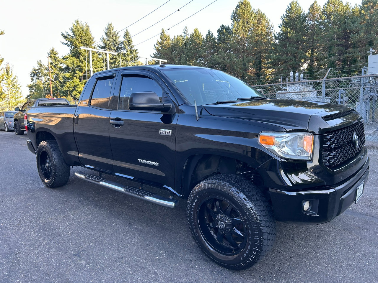 Used 2017 Toyota Tundra SR5 image 3